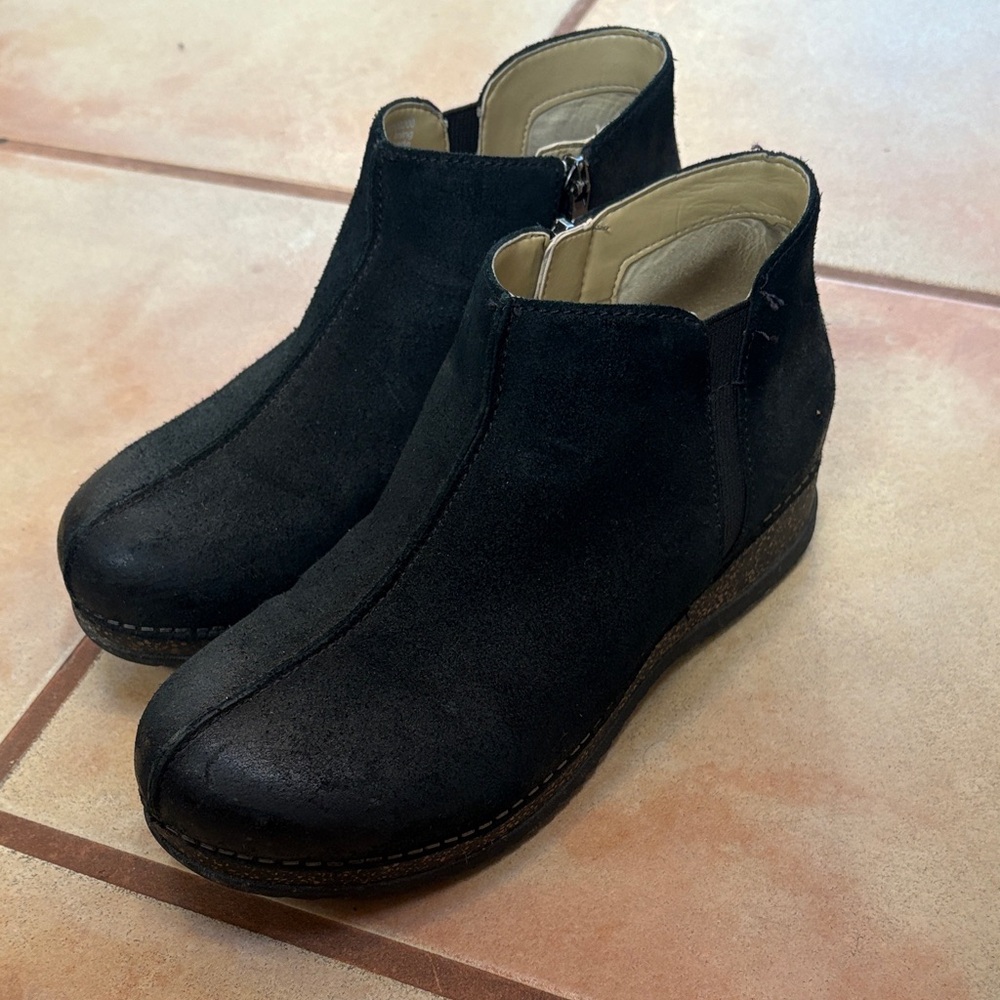 Dansko “Makara” - Black Burnished Suede - size 36
